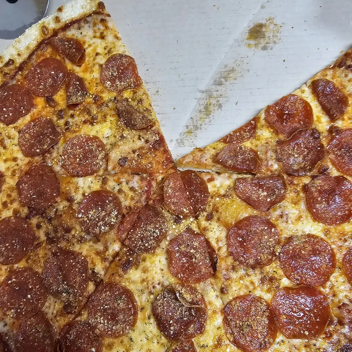 New York Style Pepperoni Pizza