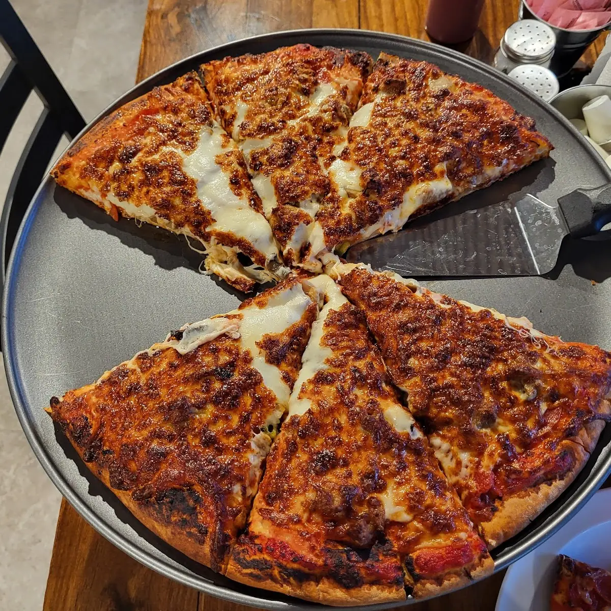 Deluxe Pizza