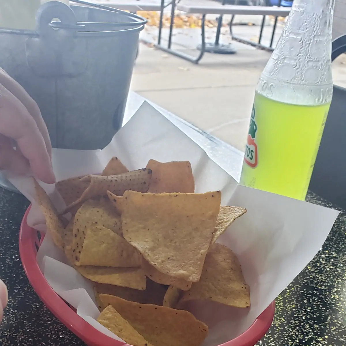 Chips Y Salsa Chips & Salsa