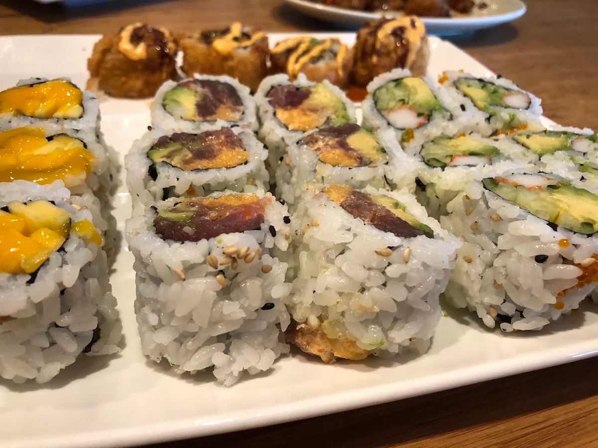 Highlights, Makimono Sushi Bar & Restaurant