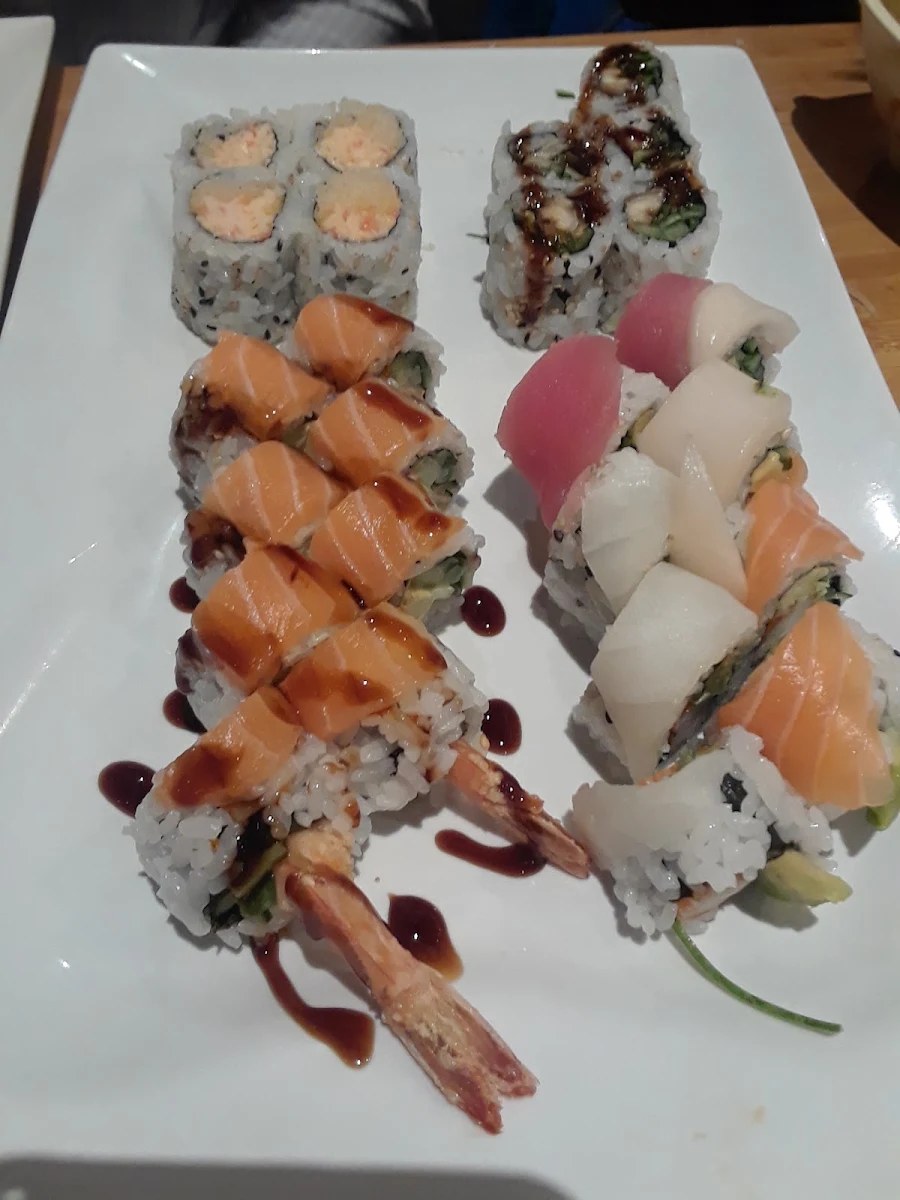 Sushi Buffet, Makimono Sushi Bar & Restaurant