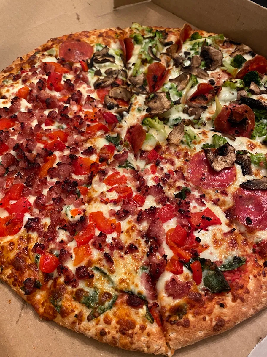 Deluxe Pizza, Qualia Pizza