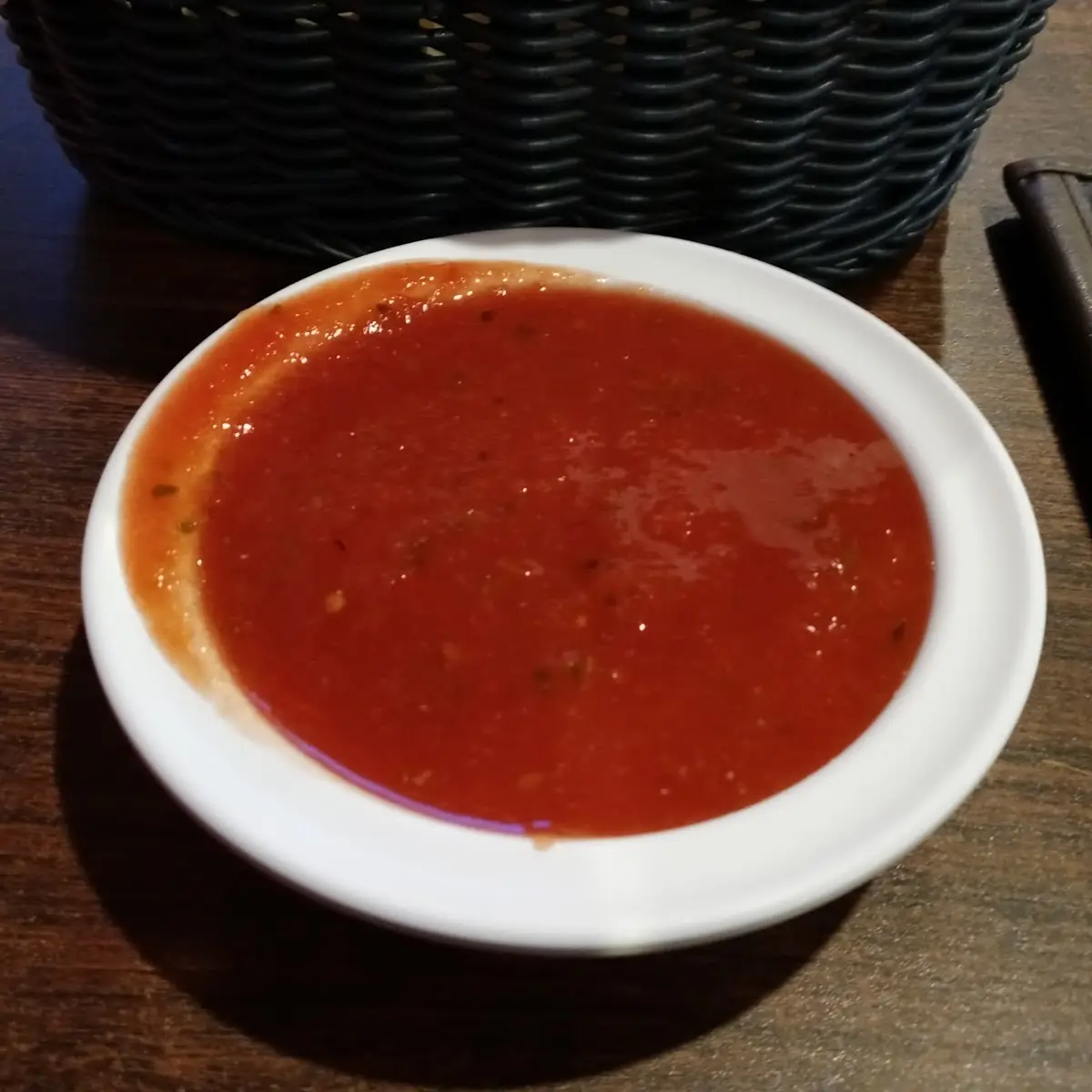 Chips and Salsa Roja Med Hot