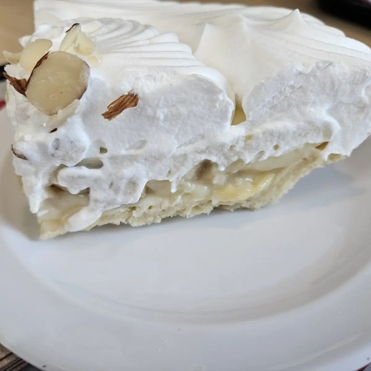 Banana Crème Pie Half