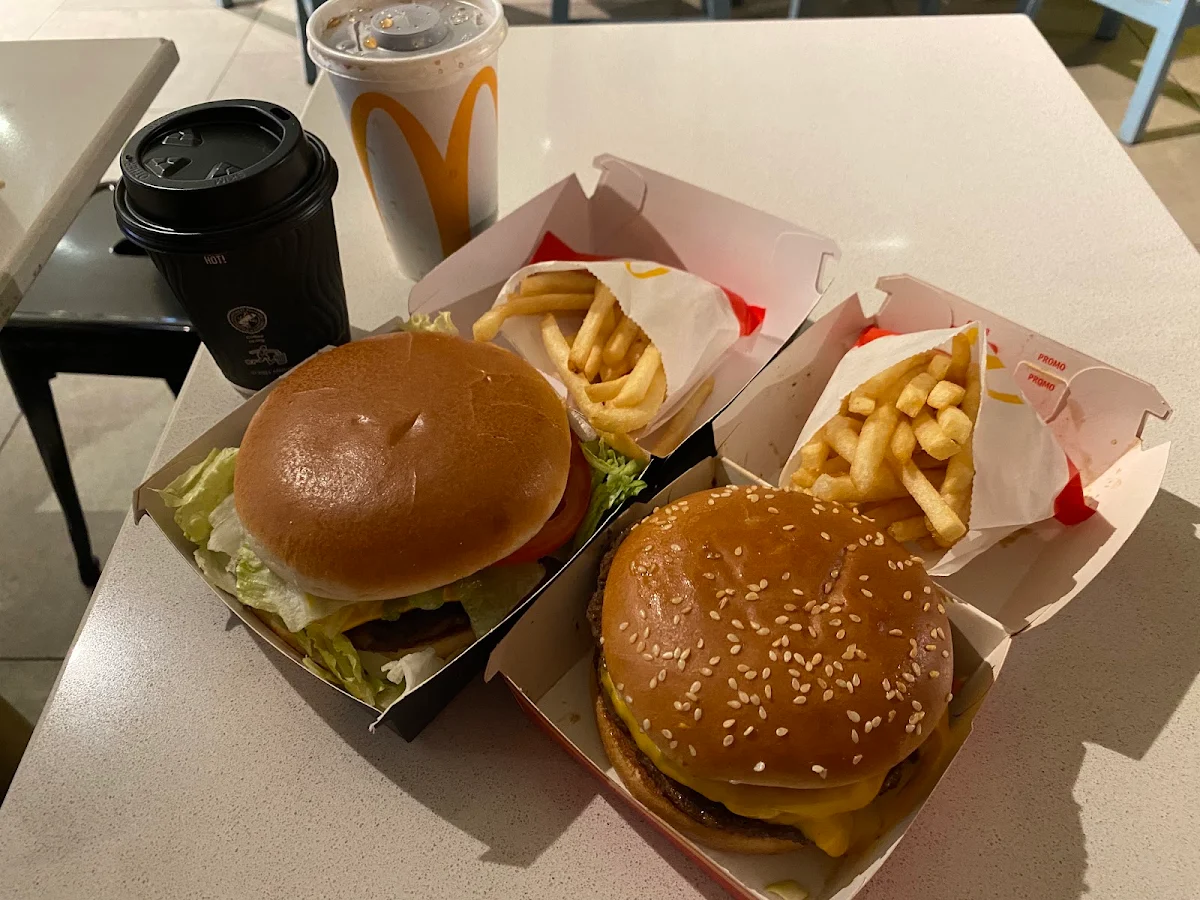 Classic Angus Beef Burger, McDonald's Freshwater Place
