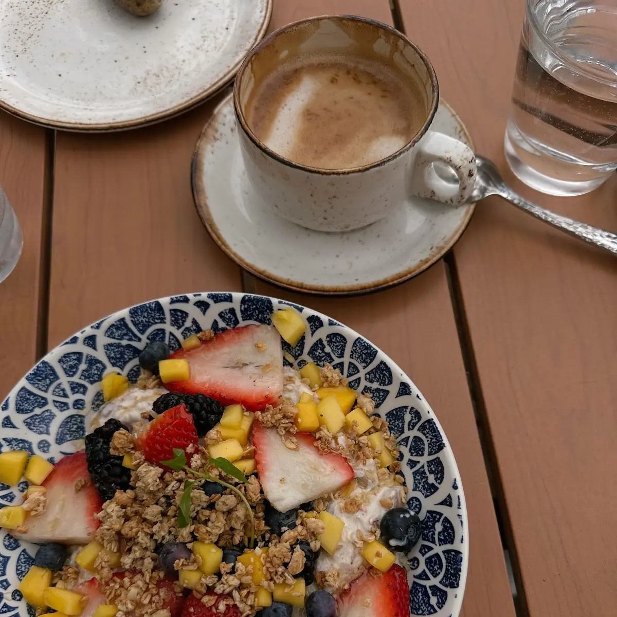 Granola & Yogurt Parfait