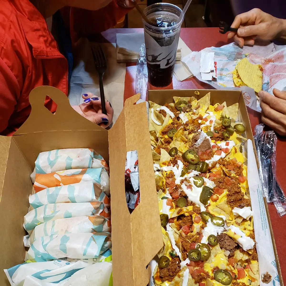 Chips & Salsa & Family Pack Taco