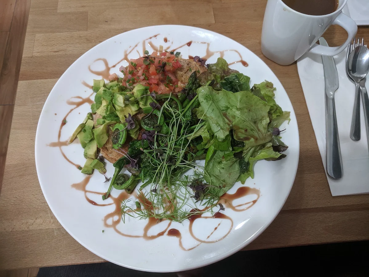 Avocado Toast, Bistro mirepoix