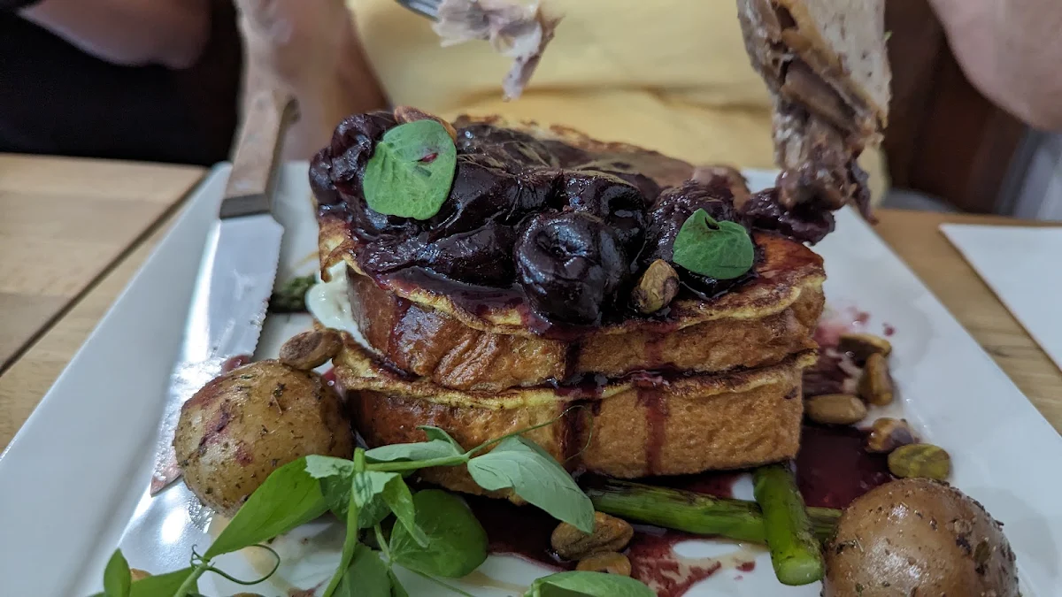 Sourdough Waffles Wylocal, Bistro mirepoix