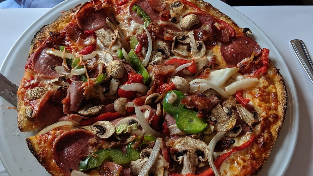 Pizza la Québécoise Toute Garnie