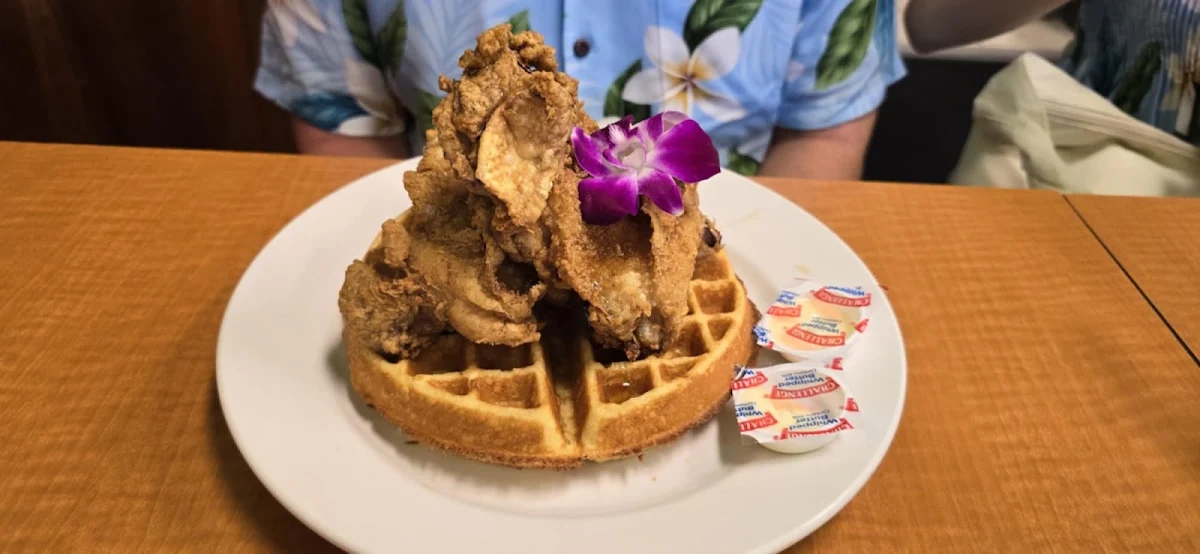 Golden Fried Chicken & Waffles
