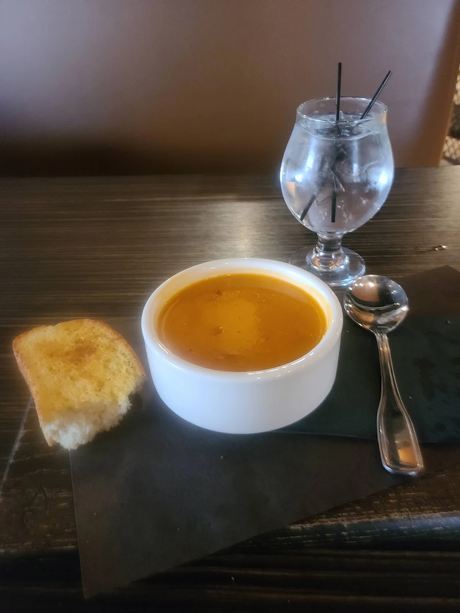 Tomatoe Soup and Garlic Bread