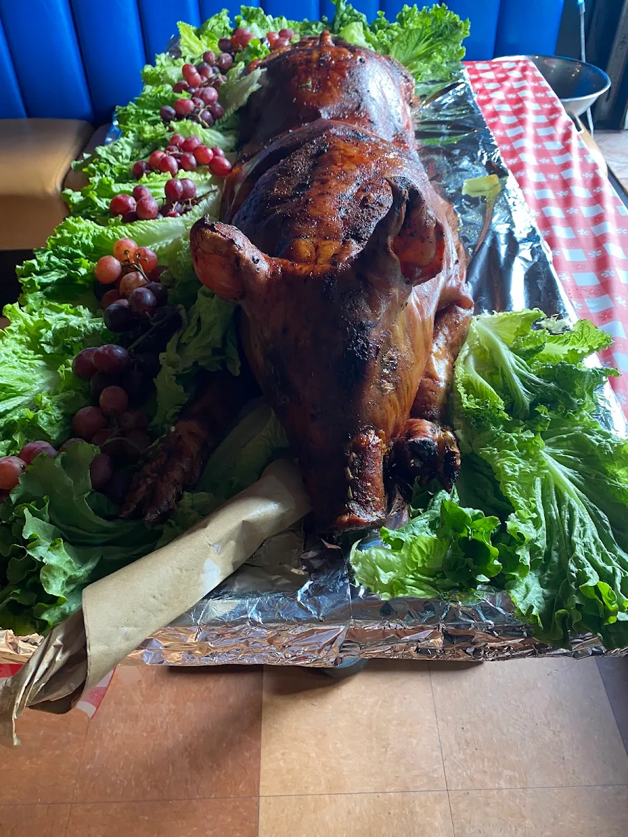 Roast Whole Pig, Memphis Blues Barbeque House