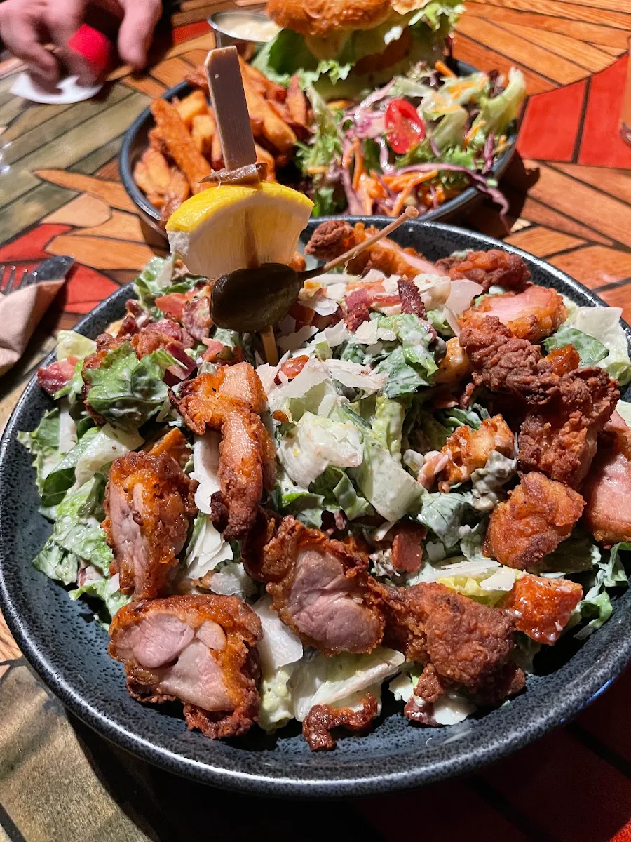 Salade César Avec Poulet Croustillant