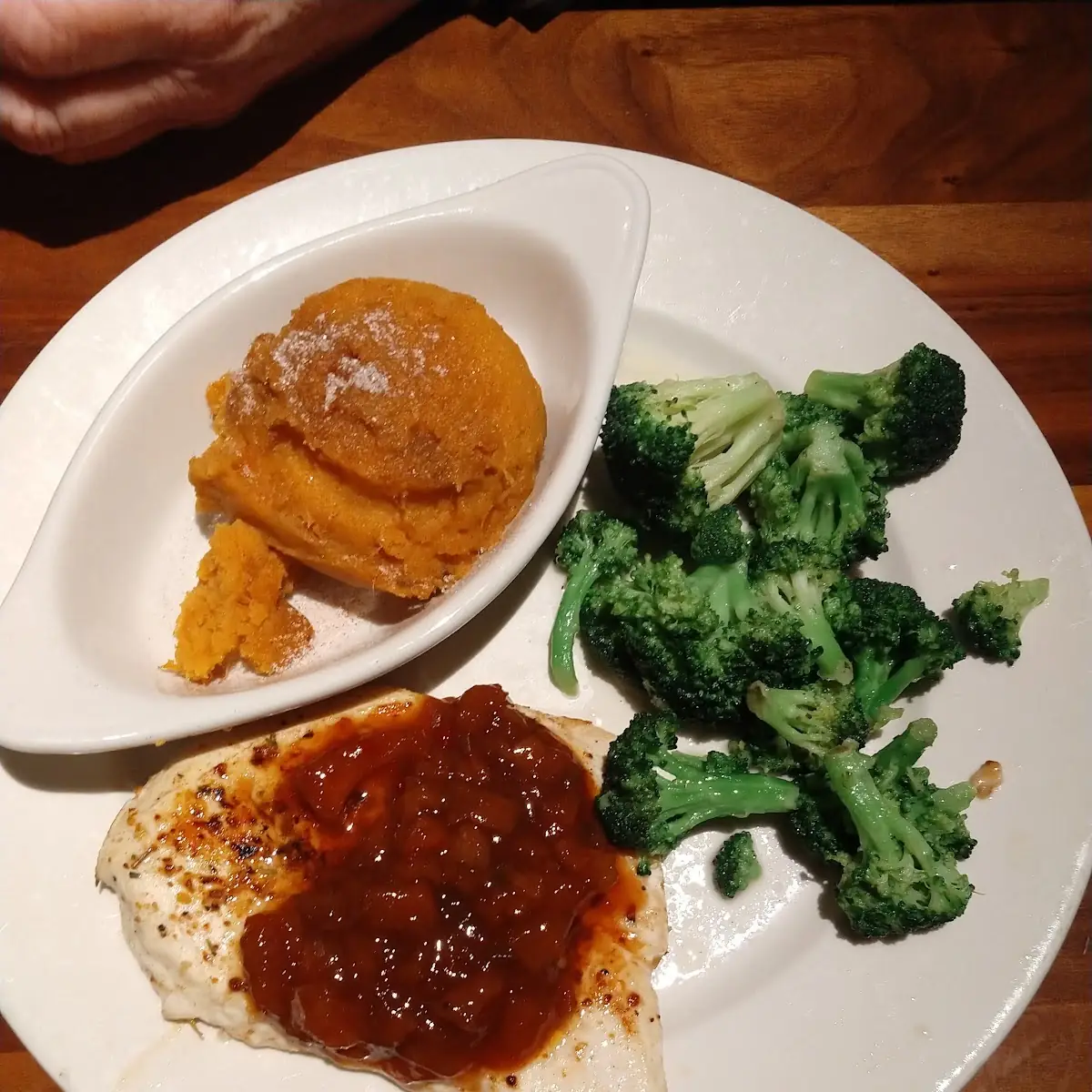 Peach Chutney Chicken with Mashed Sweet Potatoes and Broccoli