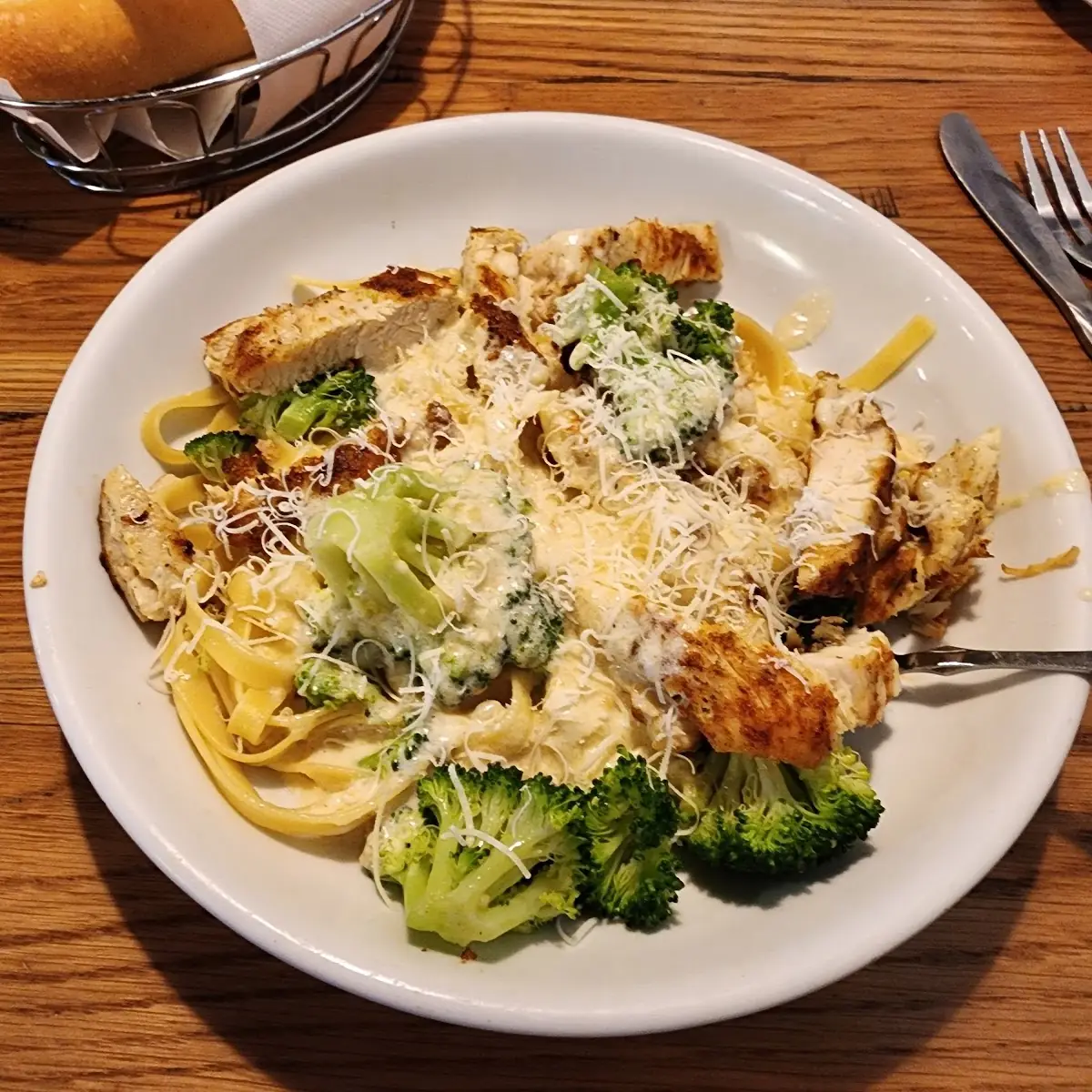 Chicken Alfredo Pasta and Broccoli