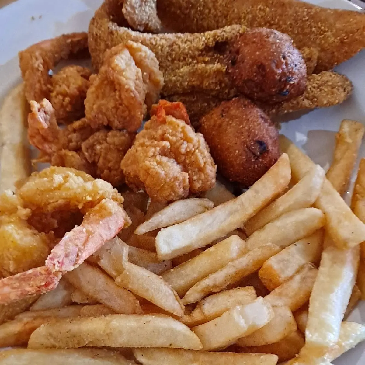 Kid's Fried Shrimp 3 with Fries