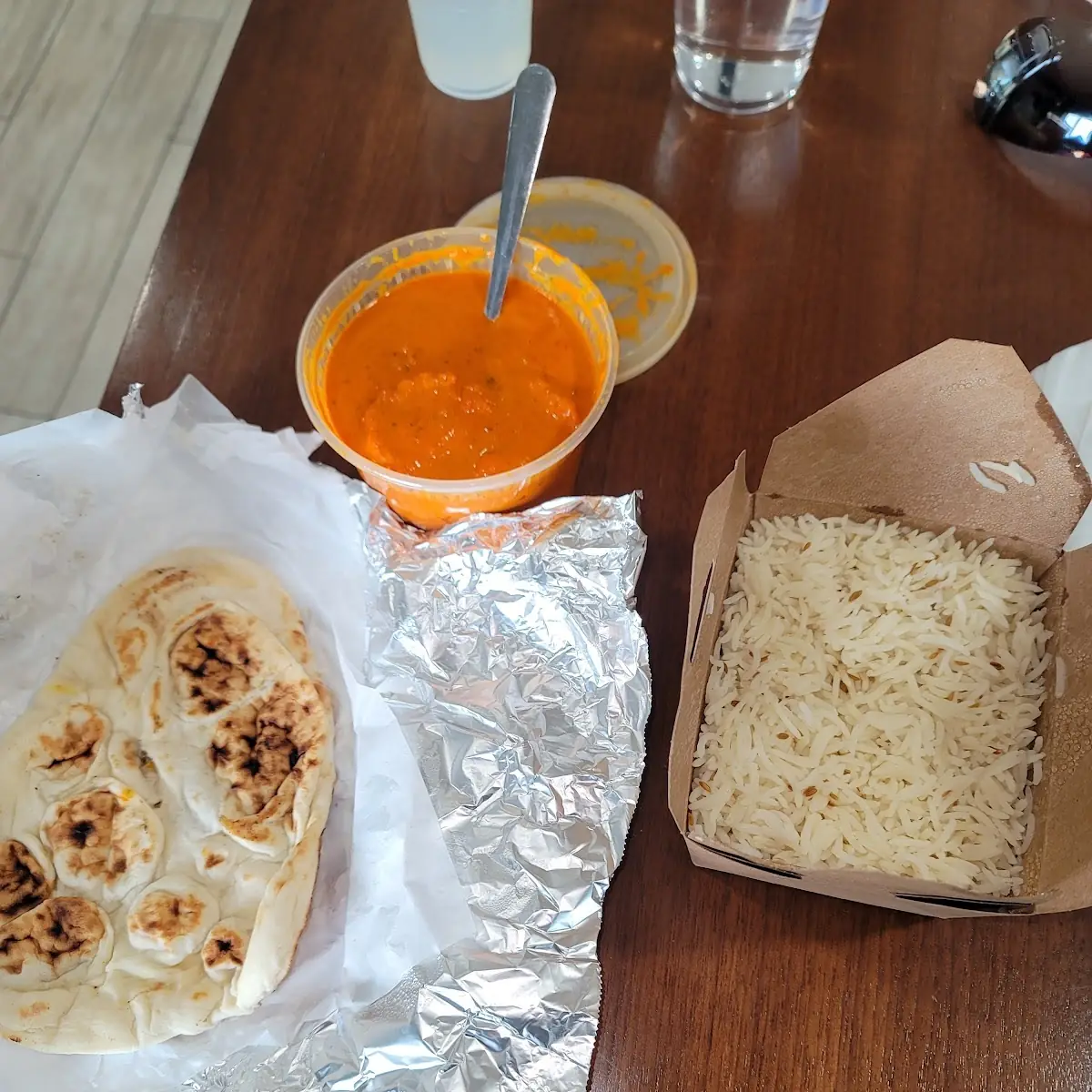 Butter Chicken with Rice & Garlic Naan