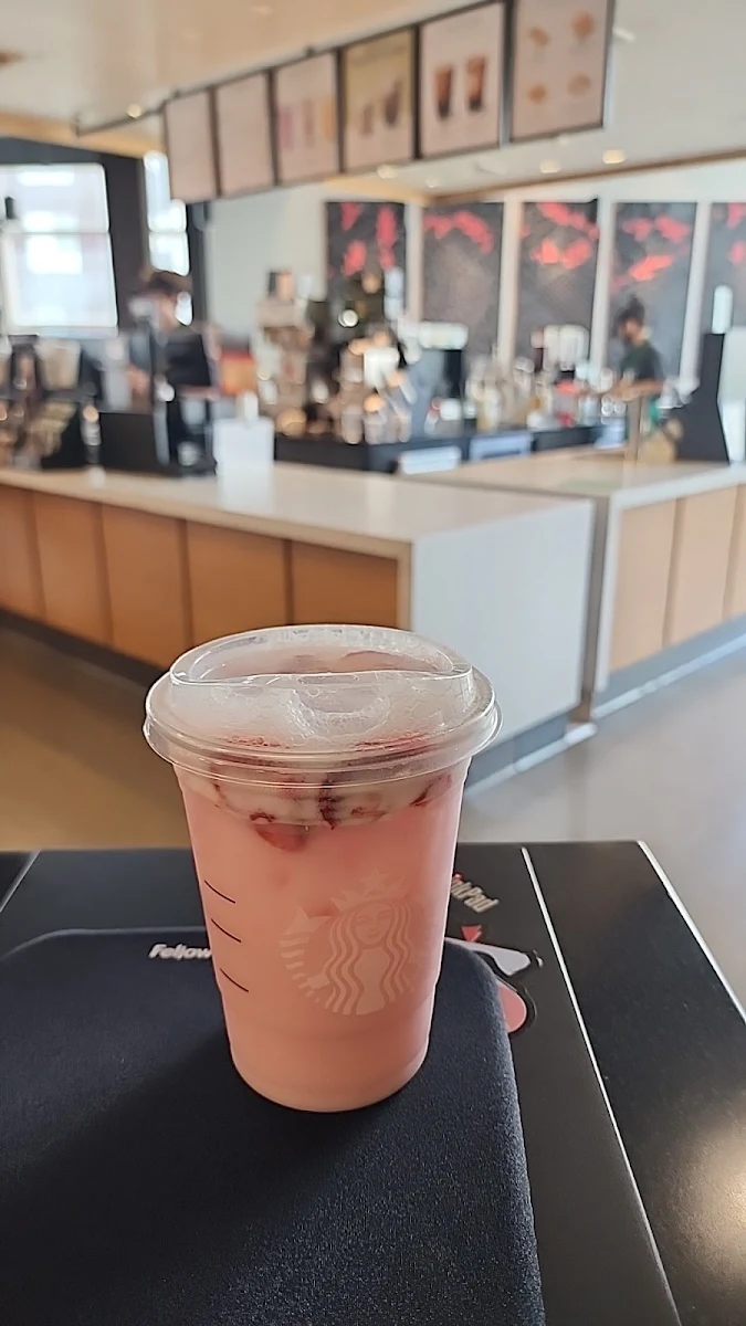 Pink Drink Starbucks Refresher