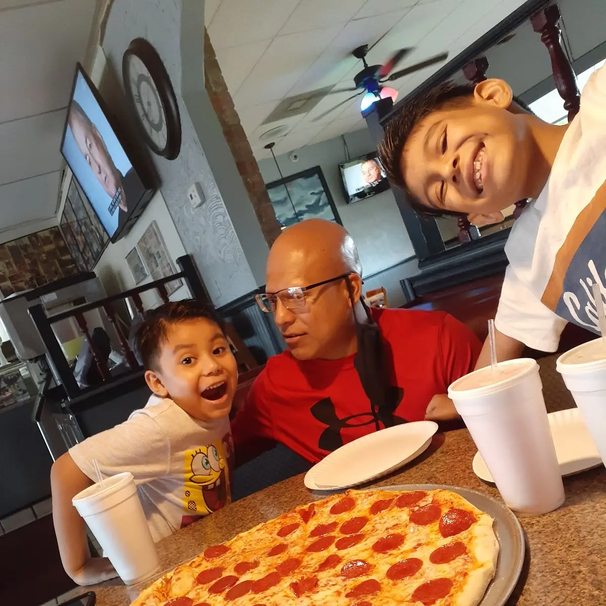 Large Pepperoni Pizza
