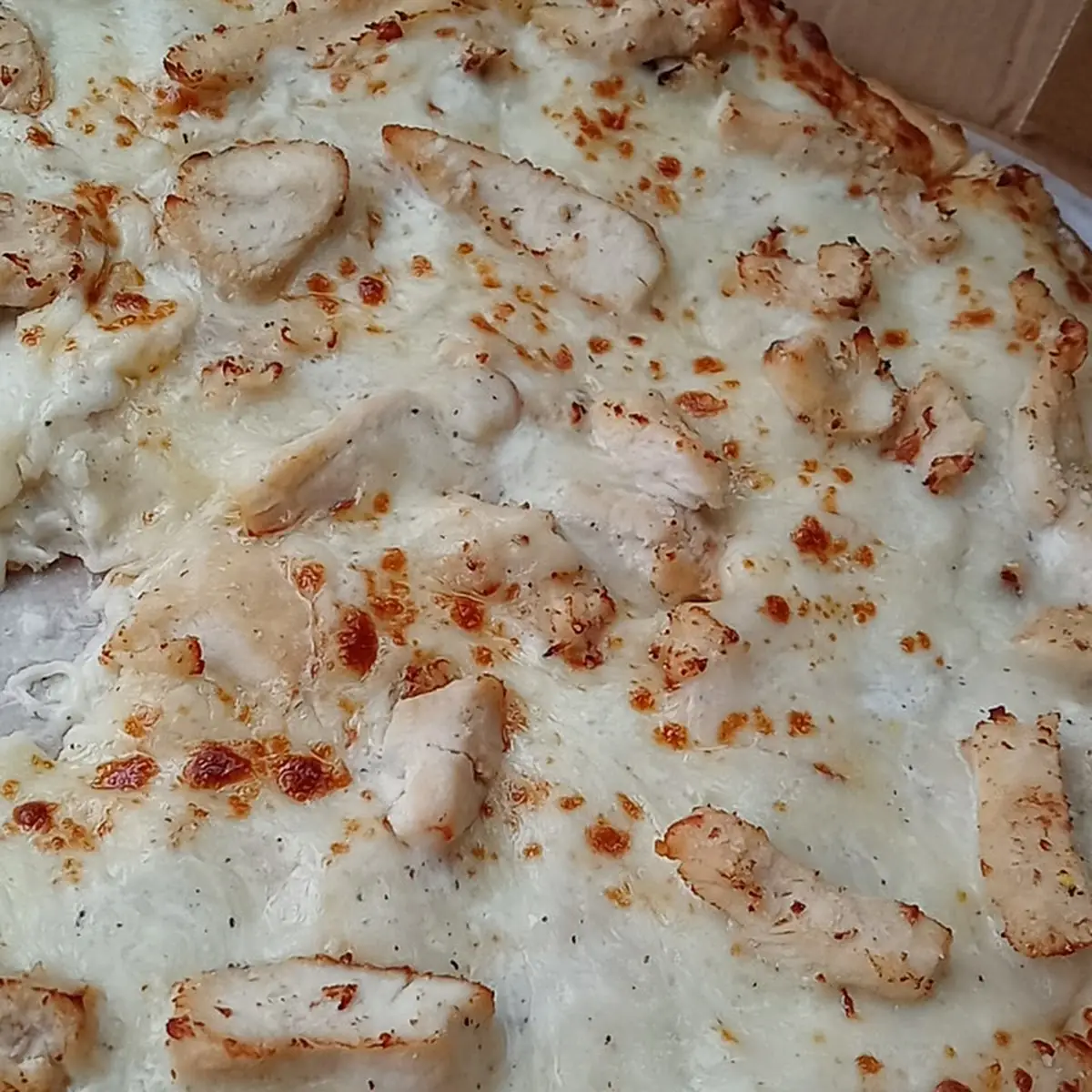 Chicken Alfredo Pizza