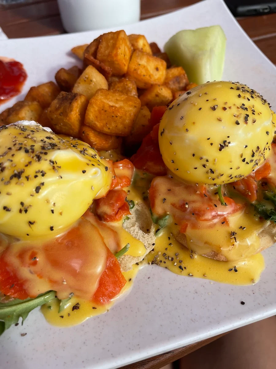 Smoked Salmon Eggs Benny