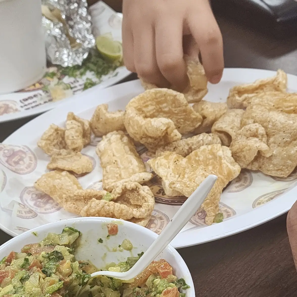 Guacamole & Chicharrones Pork Rinds