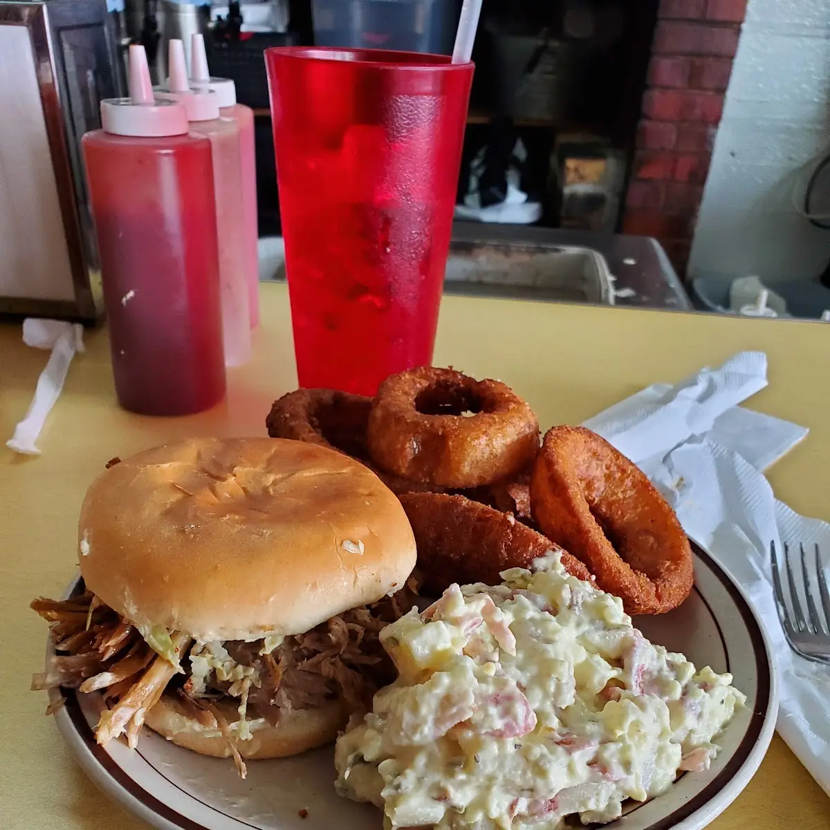 Deluxe Pulled BBQ Sandwich with 2 Sides