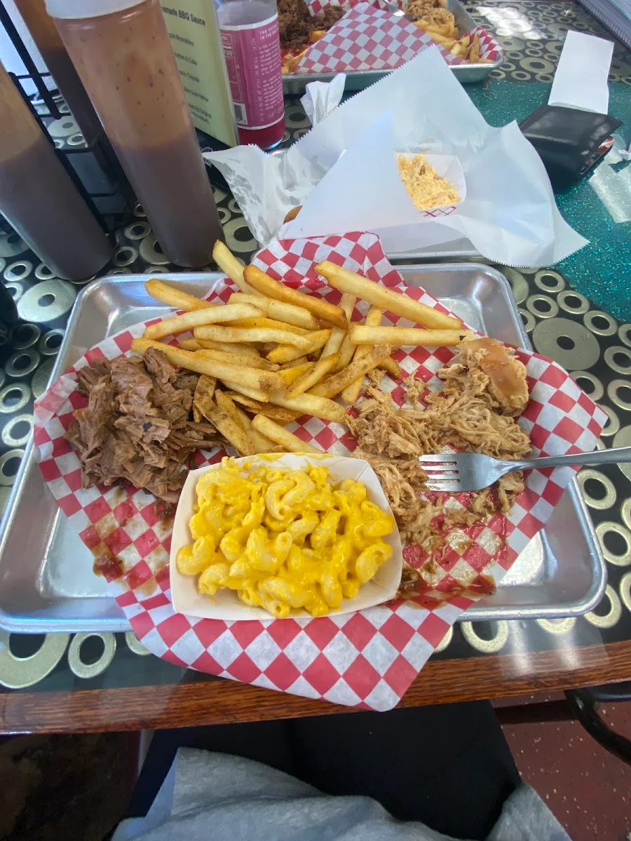 Pulled Chicken with Fries