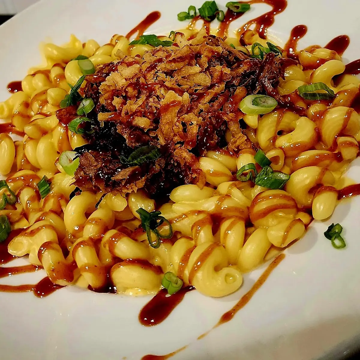 Loaded Brisket Mac N Cheese