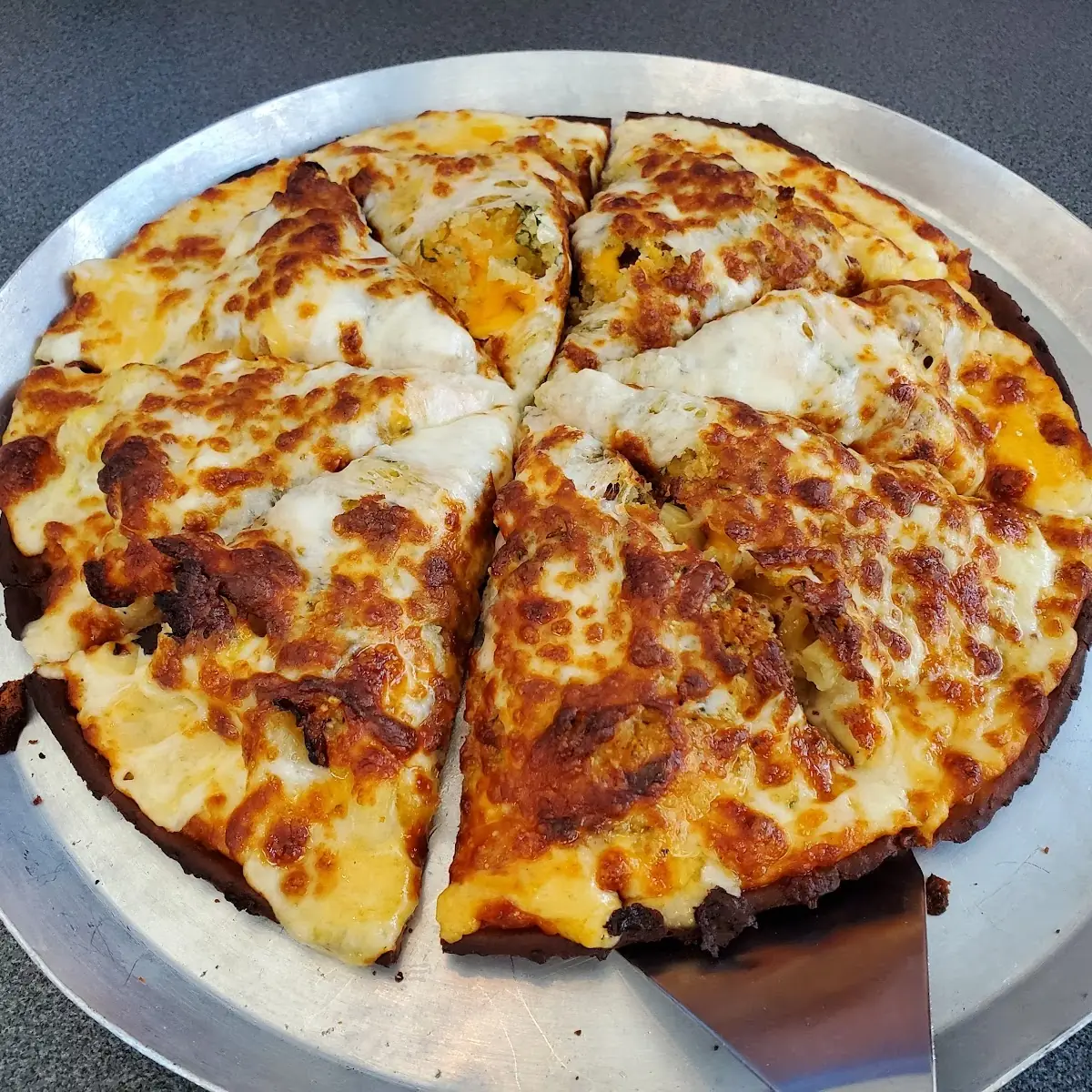 Bacon Mac and Cheese Pizza