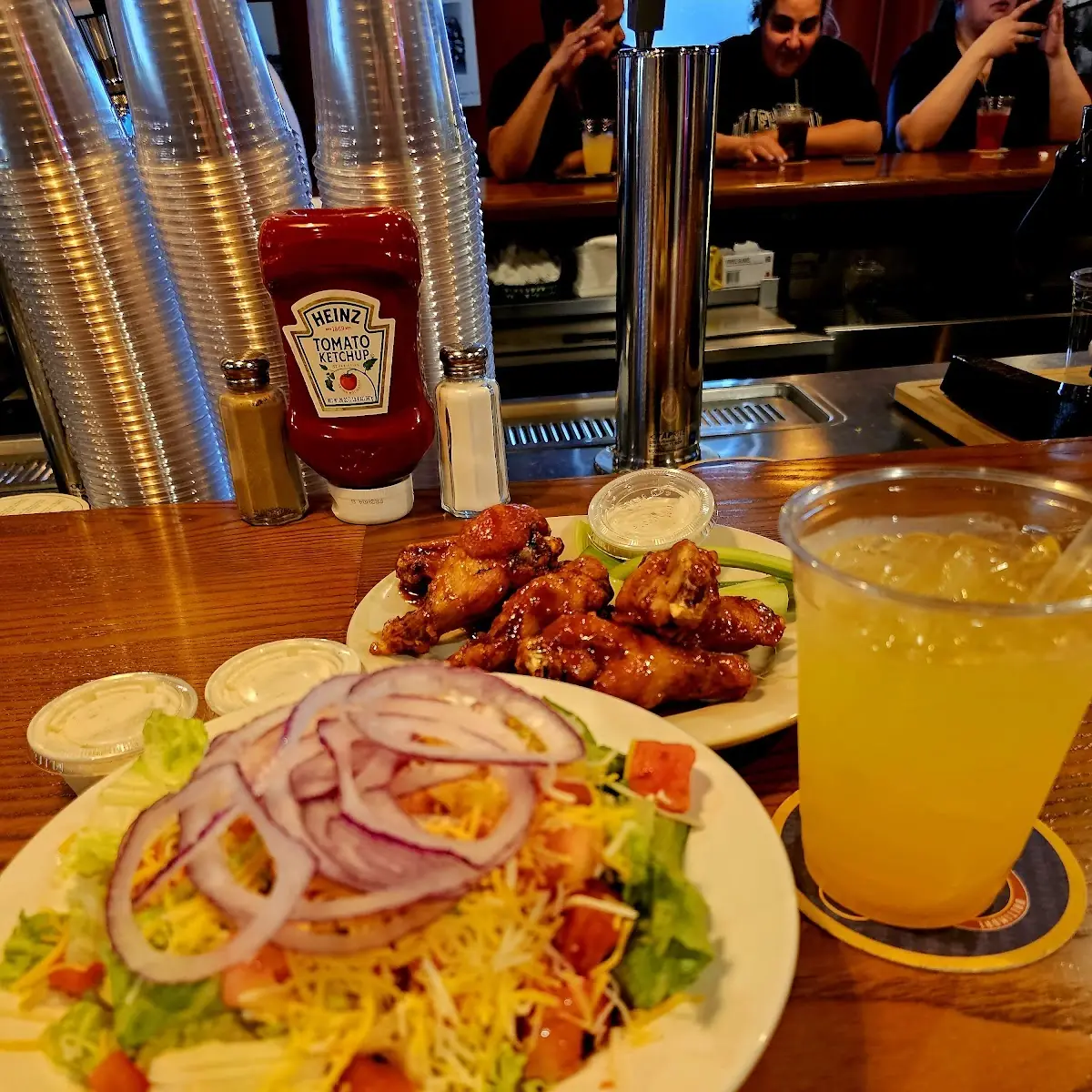 House Salad and Wings