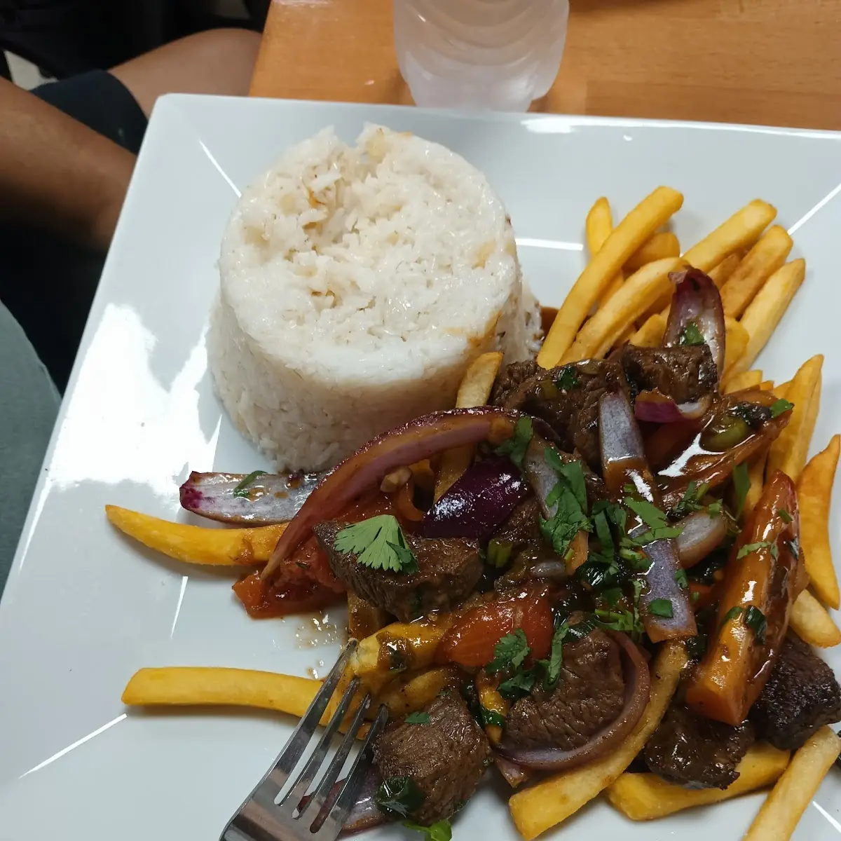 Tallarines Saltado