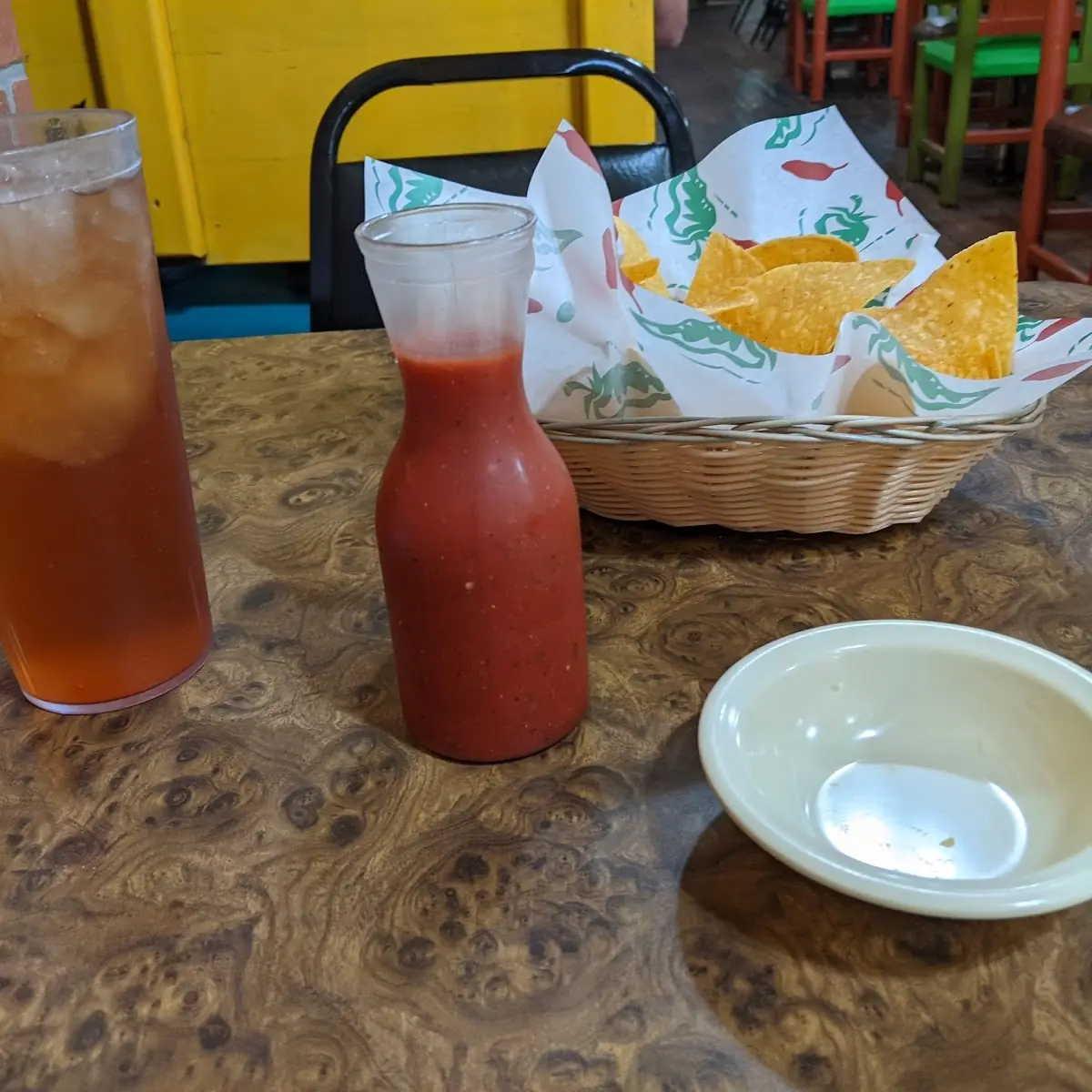 Chips & Salsa Roja