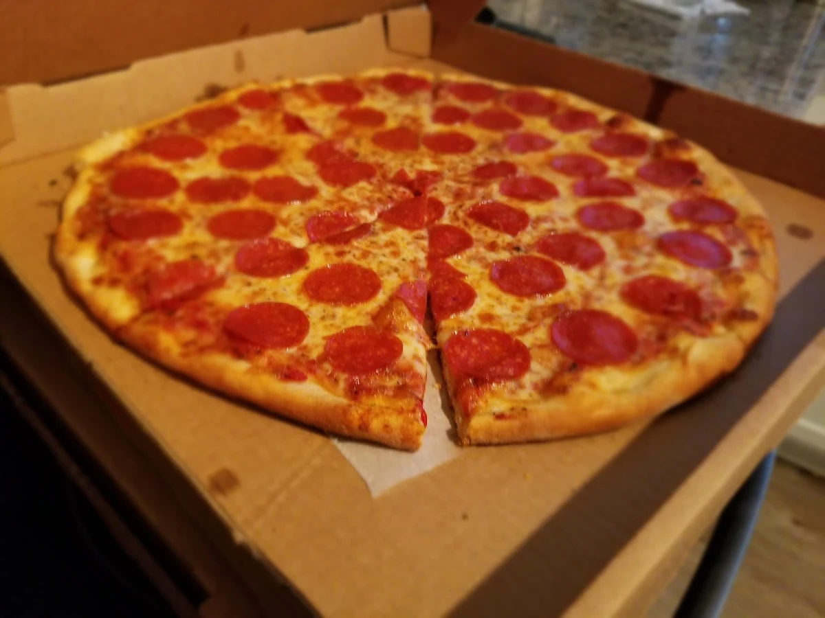 Large Pepperoni Pizza