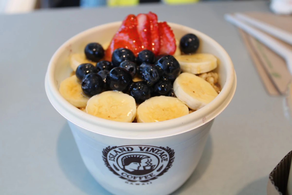 Acai Bowl with Fresh Fruit