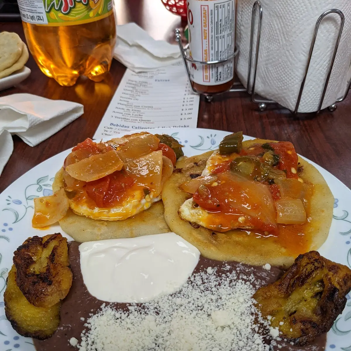 Desayuno Completo Con 2 Pupusas
