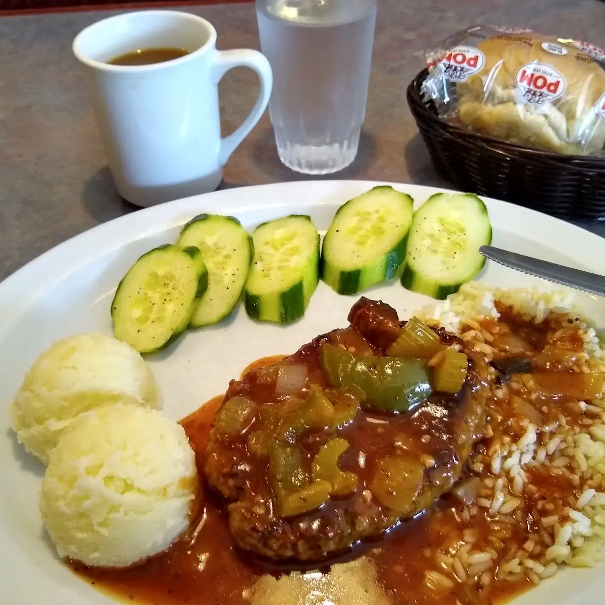 Steak Salisbury, Resto d'l'estrie