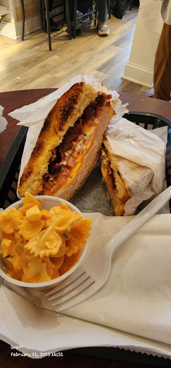 Alley Cat Grilled Cheese