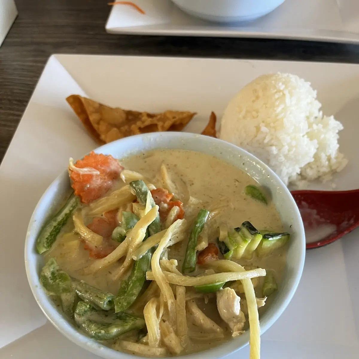 Green Curry Chicken with Onion