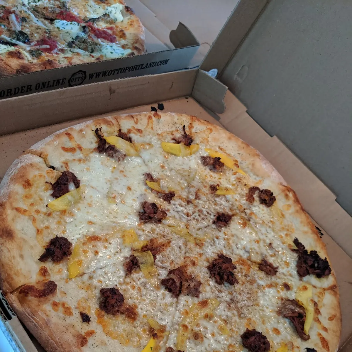 Pulled Pork and Mango Pizza
