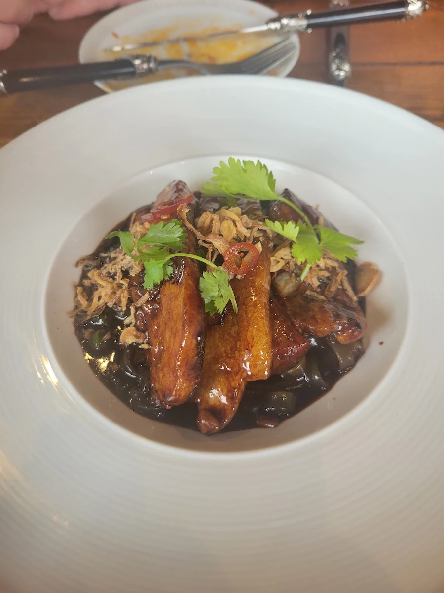 Crispy Pork, Pharmacii