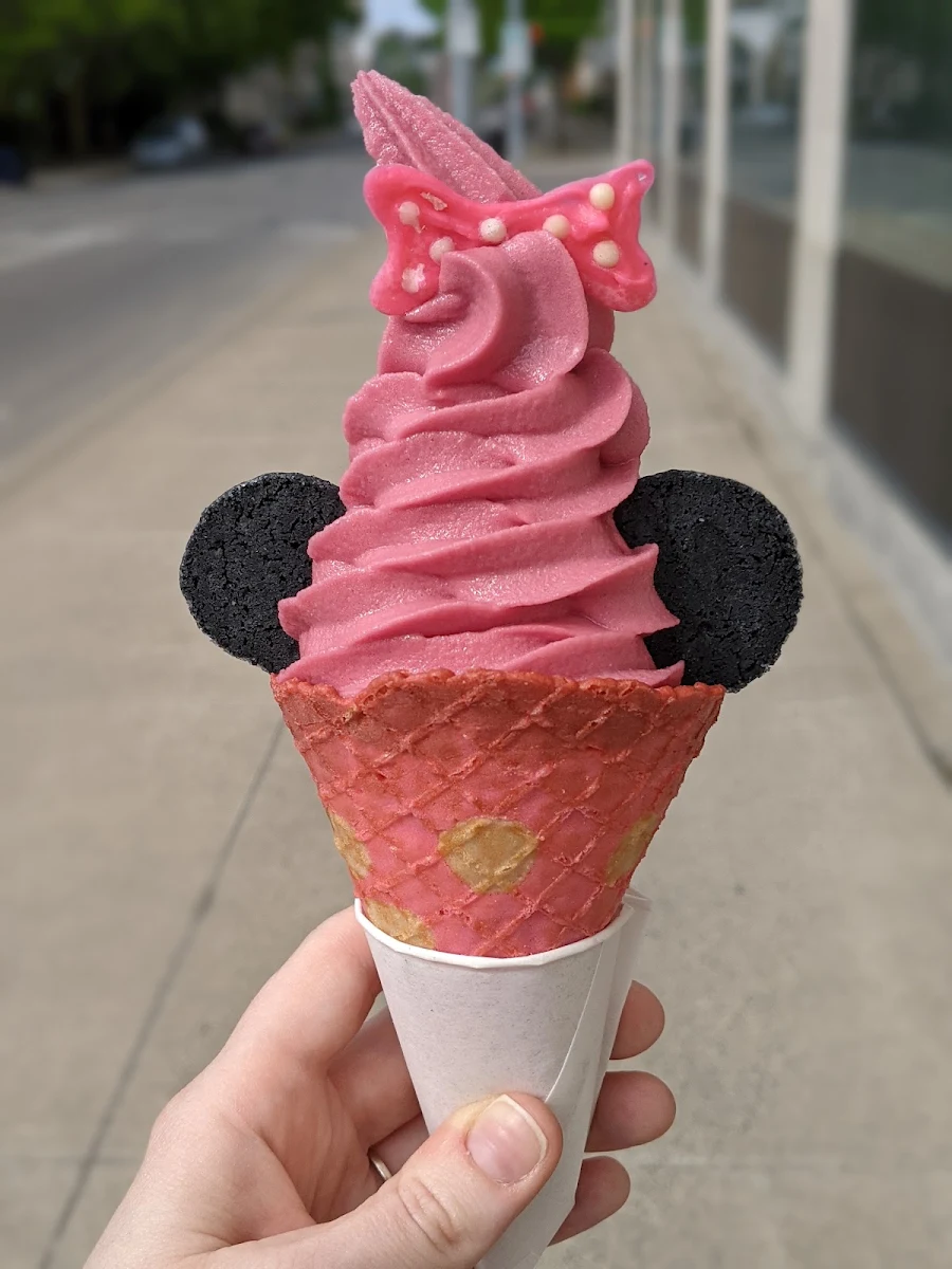 Minnie Raspberry, Pharmacii