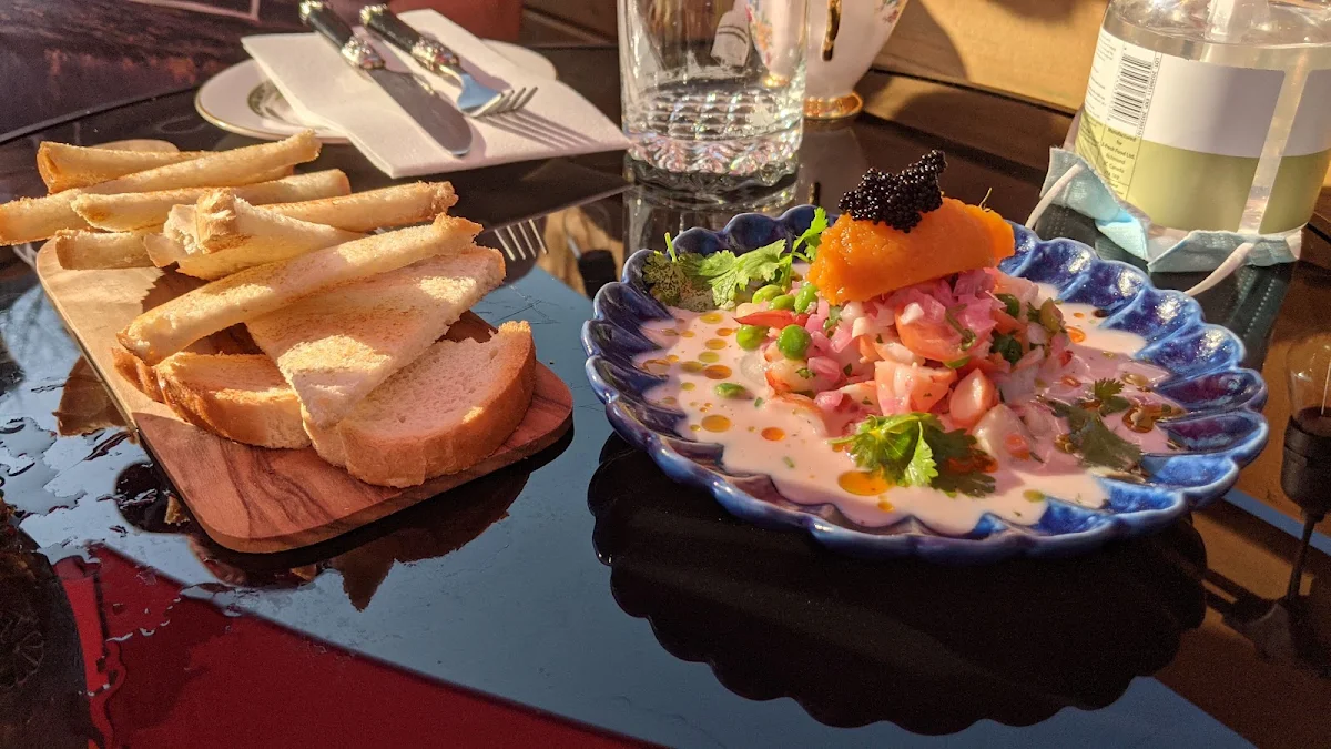 Salmon Tartare, Pharmacii