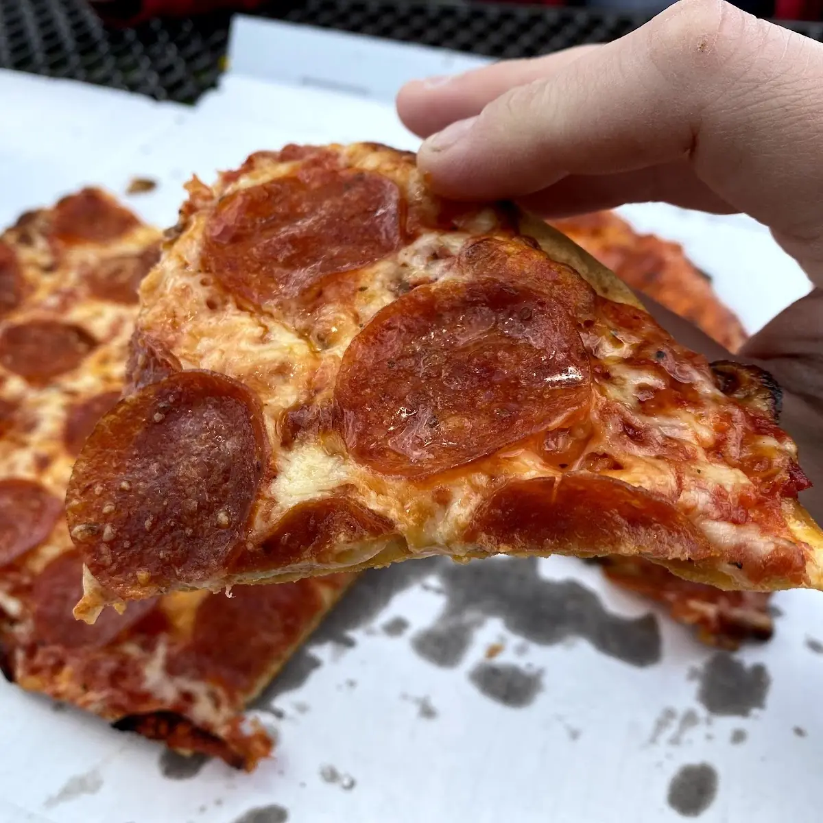 Large Pepperoni Pizza