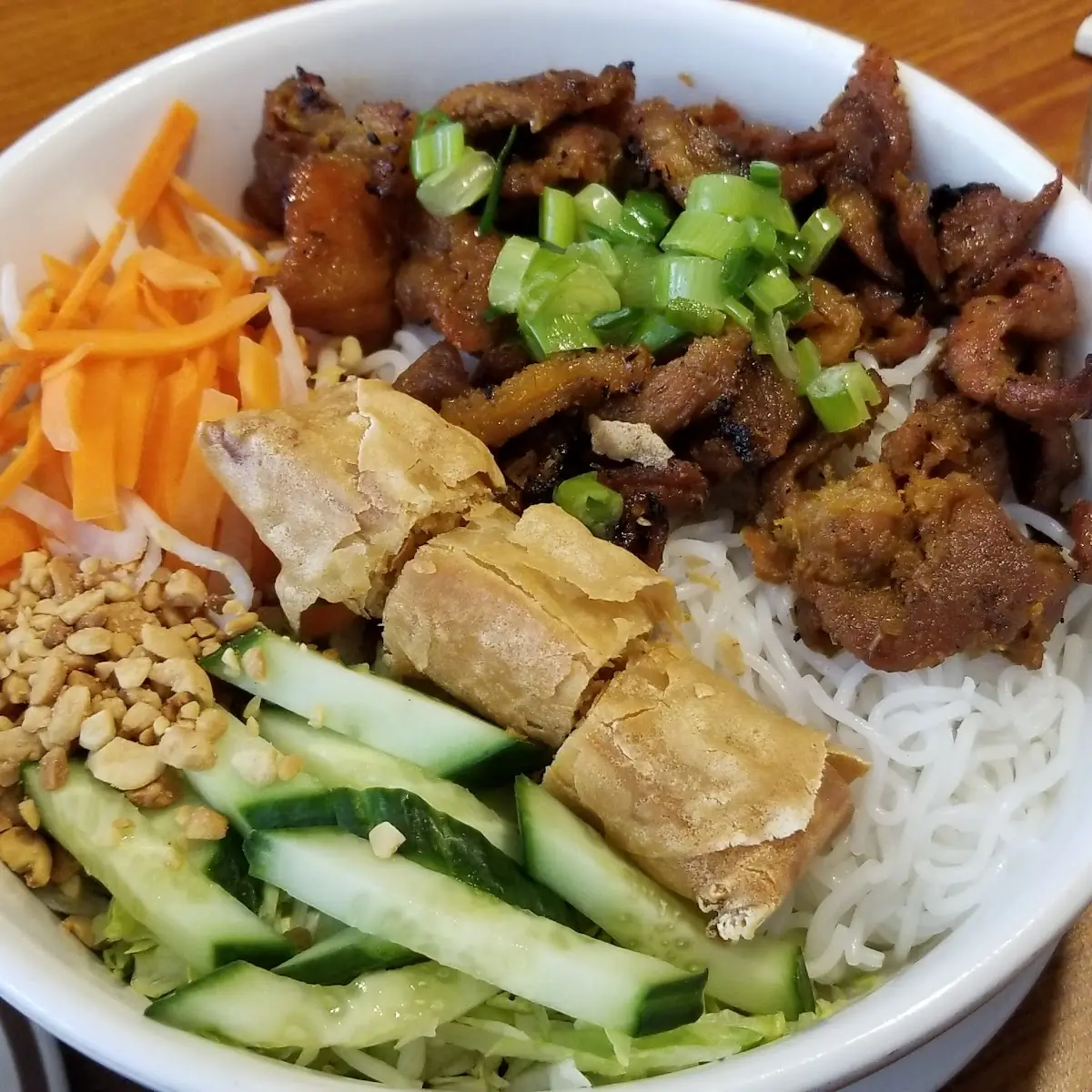 Bún Heo Nướng Chả Gio