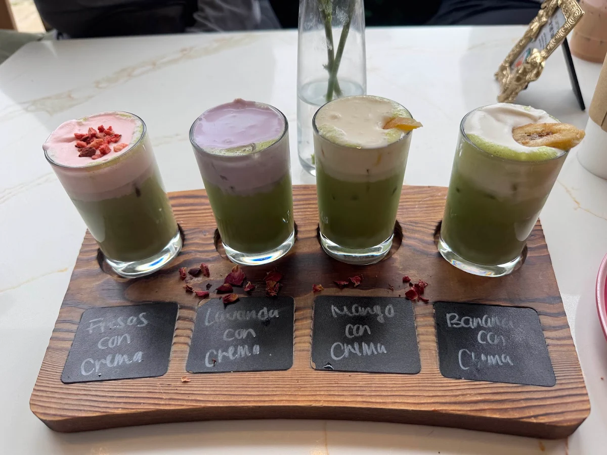 Fresas con Crema Iced Matcha