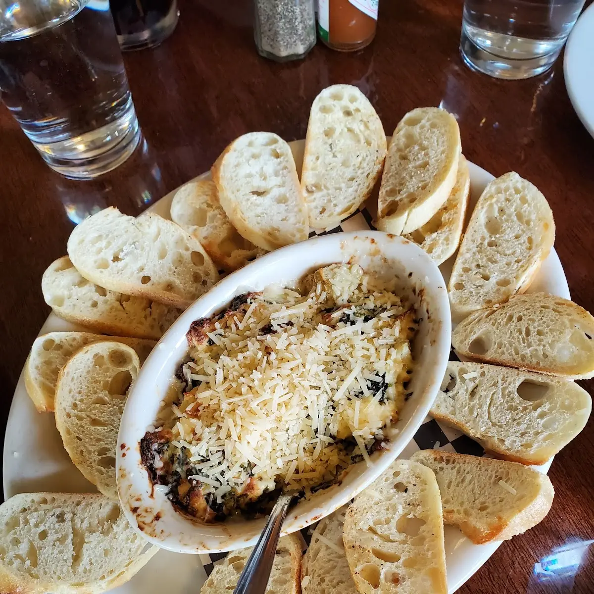 Hot Spinach and Artichoke Dip