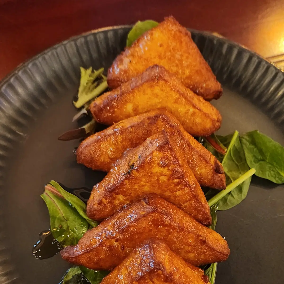 Queso Frito Con Salsa de Parcha