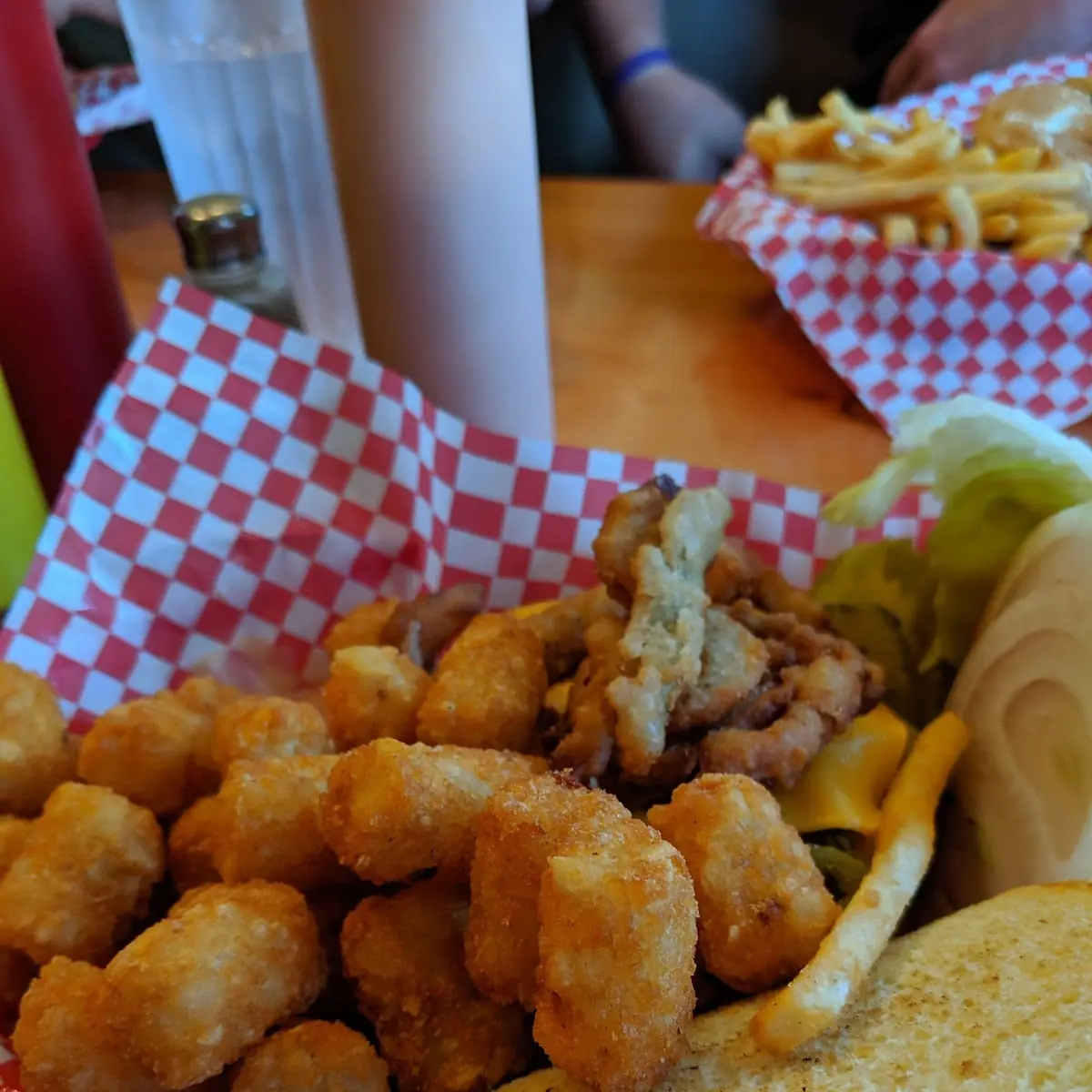 Selway Burger Deluxe with Tots